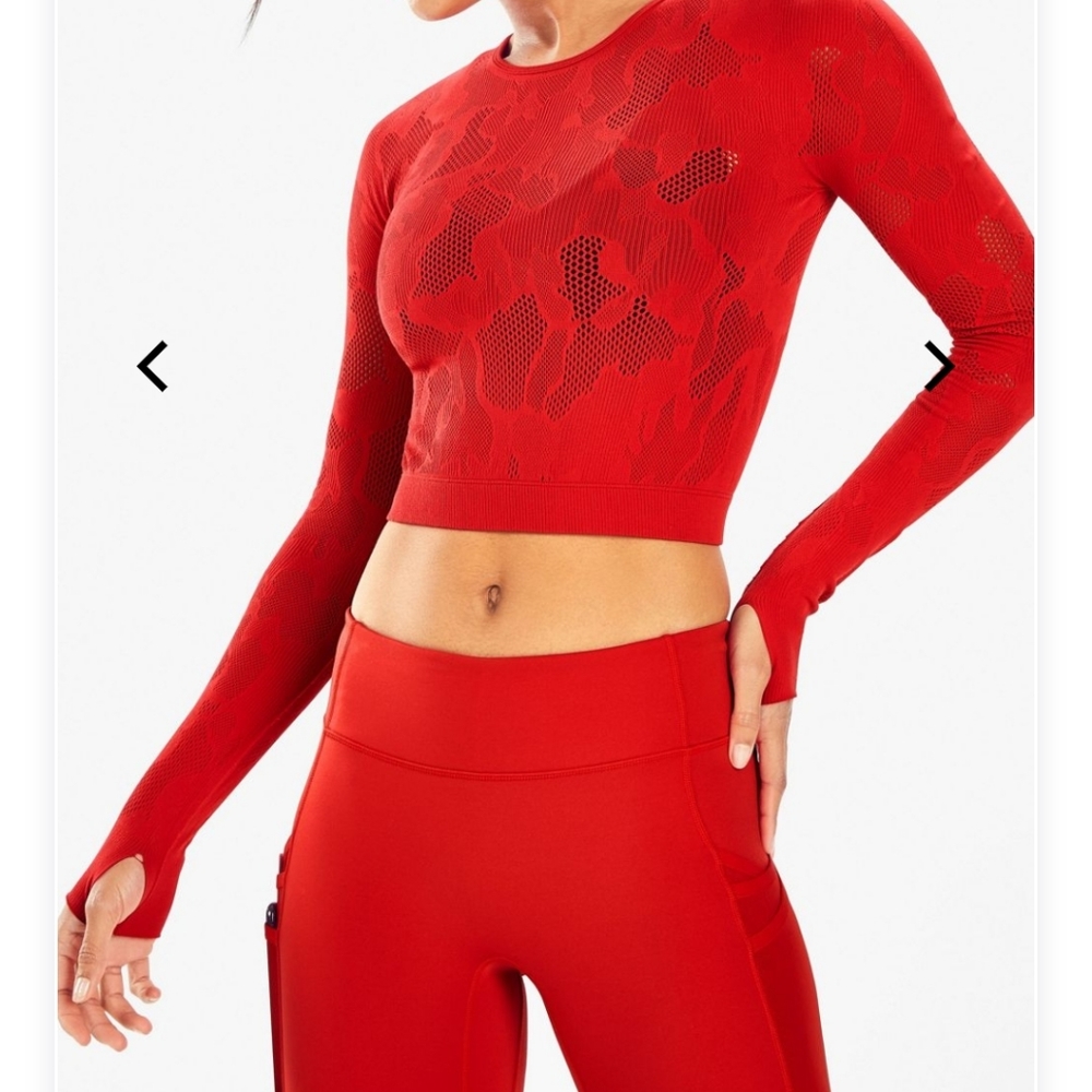 🔮 NWT- ❤HOST PICK❤ - NOT ONLINE/INSTORE - Fabletics Addison Sculpt Knit L/S Top - Picture 4 of 13